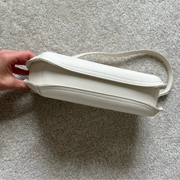 Universal Thread Classic Cream Vegan Leather Shoulder Bag Purse EUC - Picture 4 of 5